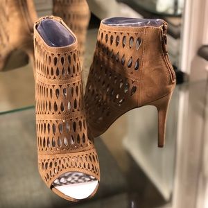 Light brown heels